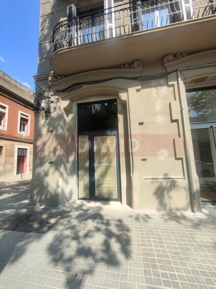 Retail in Barcelona, Barcelona for lease - Building Photo - Image 2 of 6