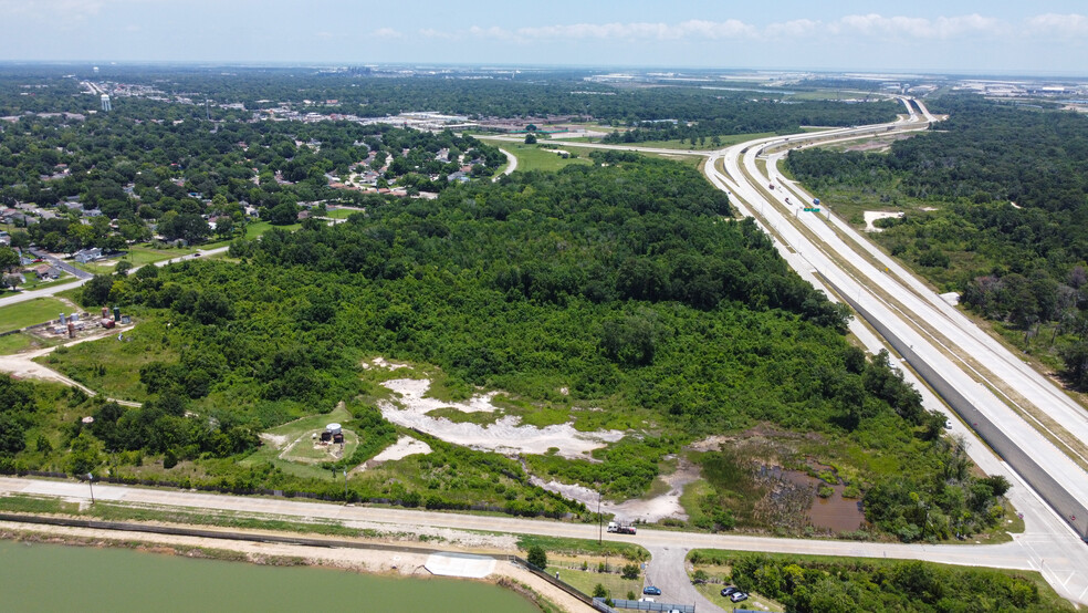 SH 146 Business, Baytown, TX à vendre - Photo du bâtiment - Image 1 de 14