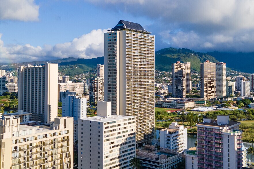 445 Seaside Ave, Honolulu, HI à vendre - Photo du bâtiment - Image 2 de 3