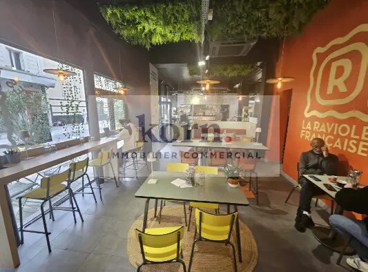 Retail in Clichy for lease Interior Photo- Image 1 of 9