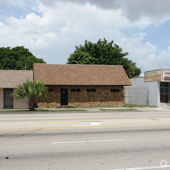 10150 NW 7th Ave, Miami, FL à vendre - Photo du bâtiment - Image 2 de 8