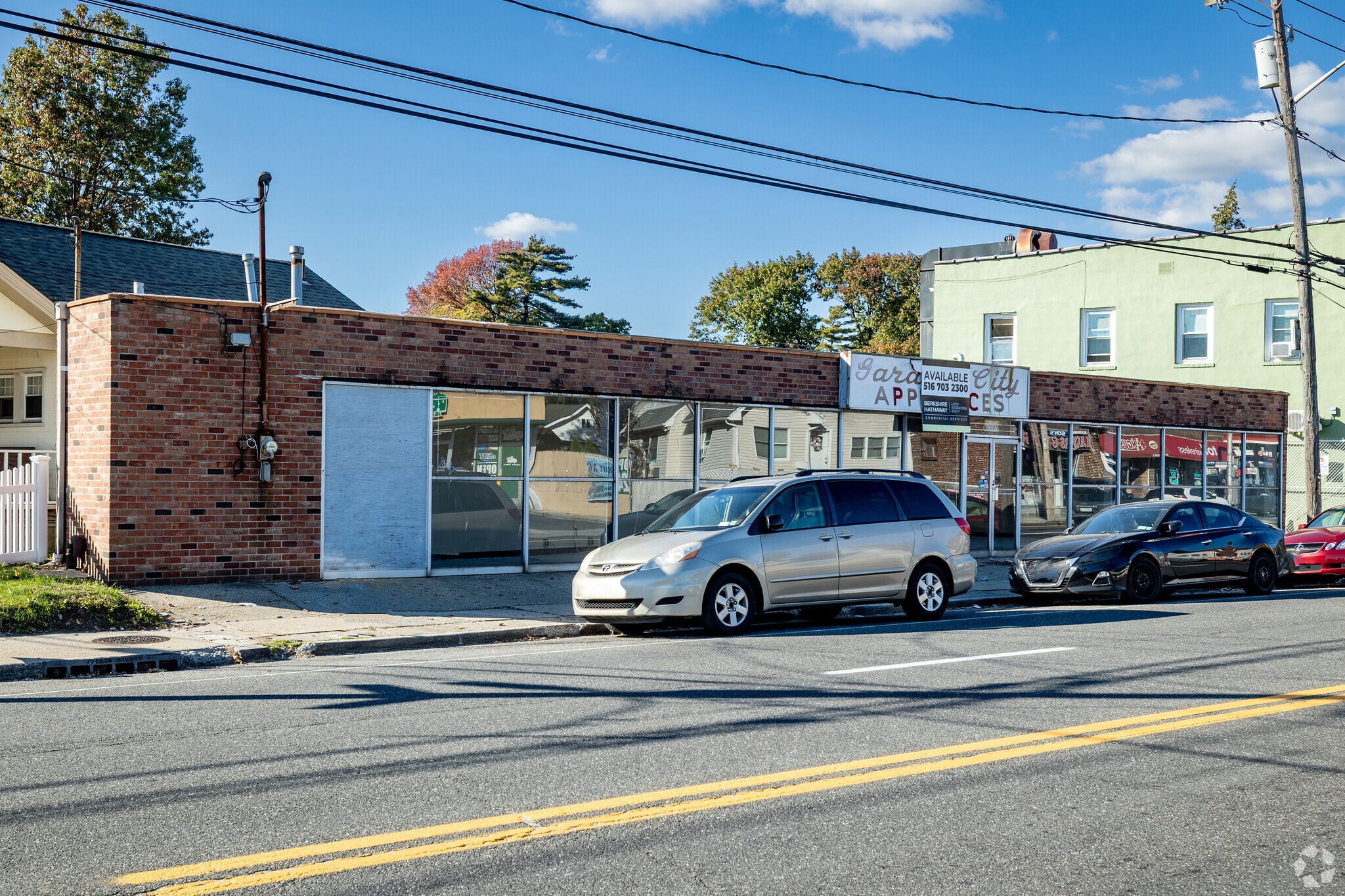 415 Clinton St, Hempstead, NY for lease Primary Photo- Image 1 of 6
