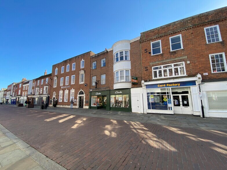 76-77 East St, Chichester à louer - Photo du bâtiment - Image 2 de 2