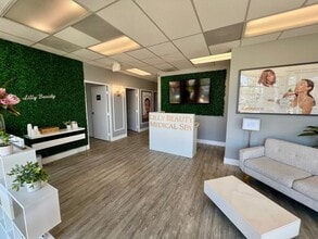 1320-1340 W Valley Pky, Escondido, CA for lease Building Photo- Image 1 of 6