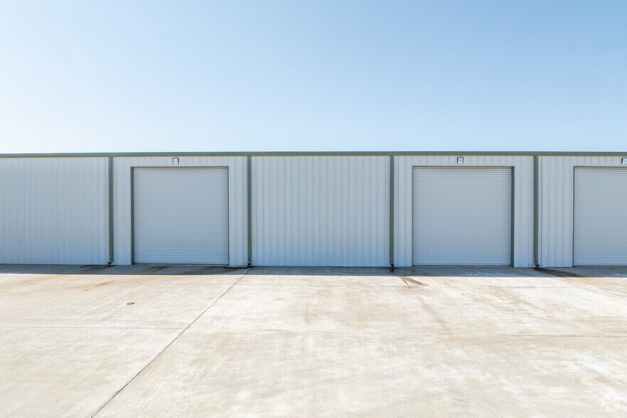 2023 H O Mills hwy, Port Arthur, TX à louer - Photo du bâtiment - Image 2 de 5