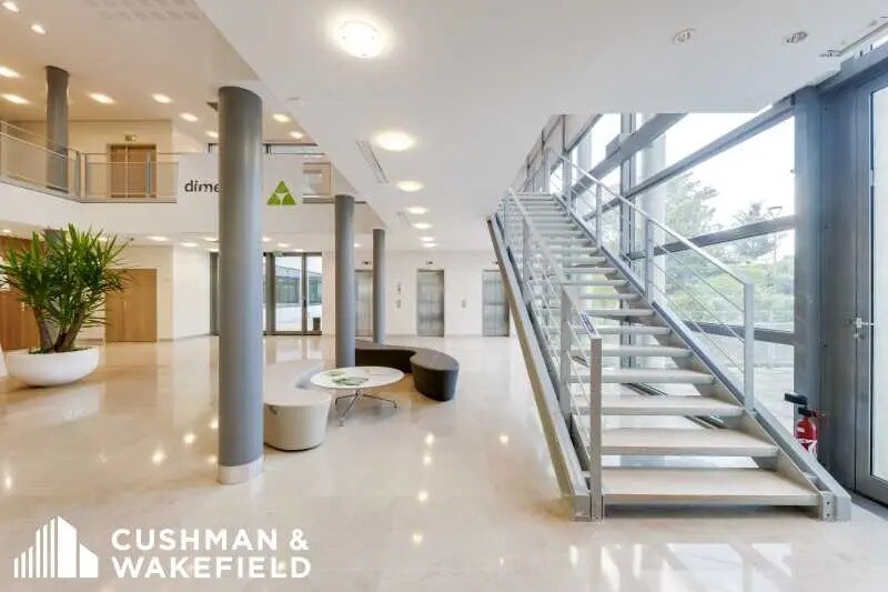 3 Rue Saarinen, Rungis à louer Hall d’entrée- Image 1 de 13