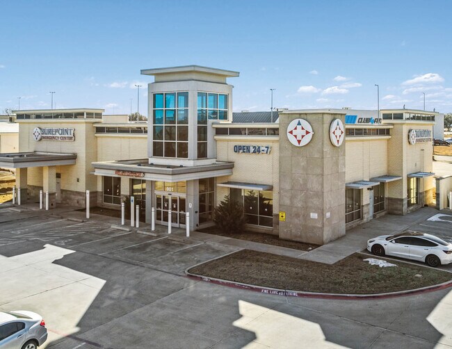 Plus de détails pour 901 W Jefferson St, Grand Prairie, TX - Commerce de détail à vendre