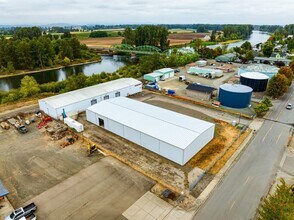 810 S 2nd St, Harrisburg, OR à louer Photo intérieure- Image 2 de 24