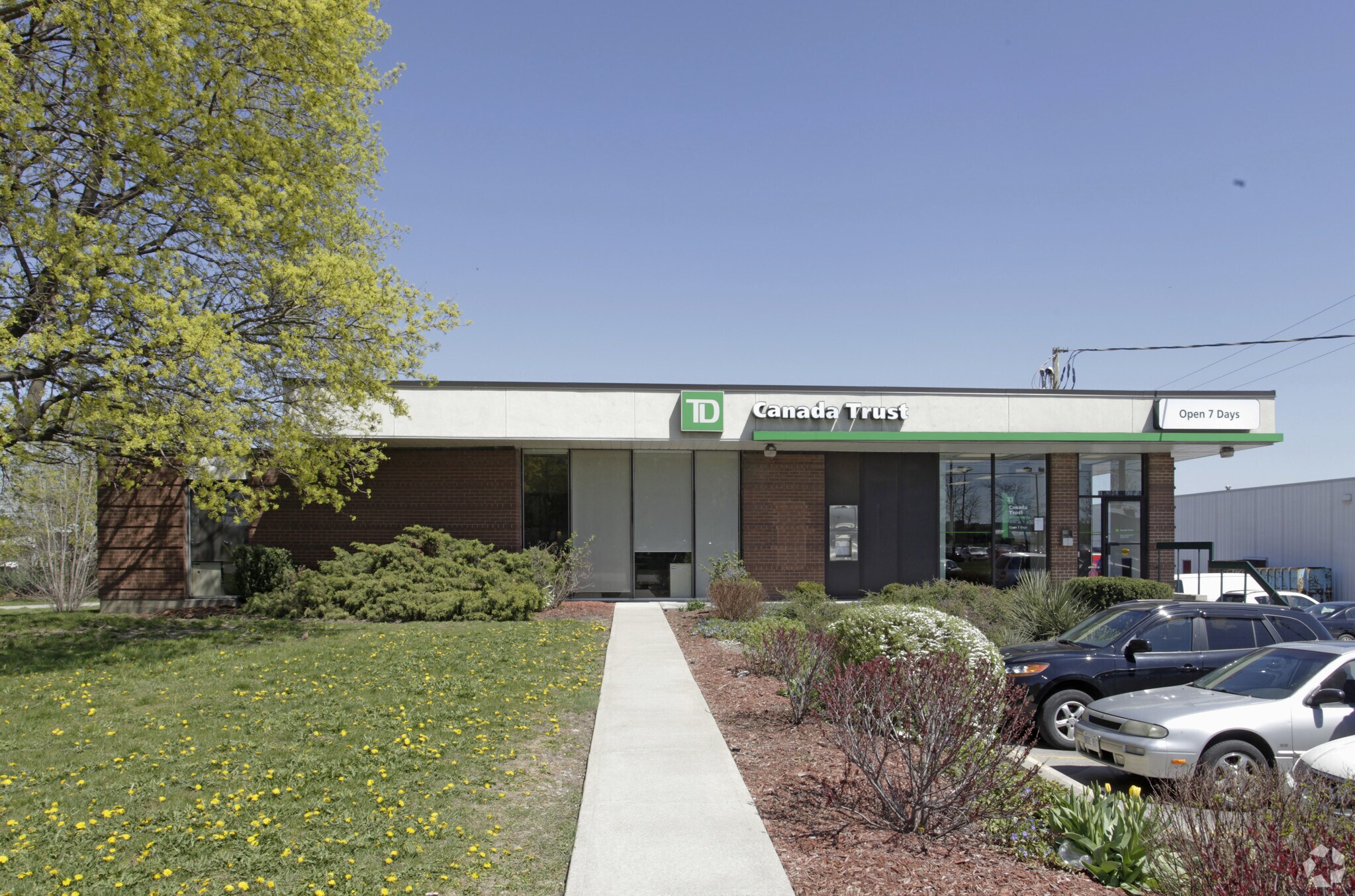 8125 Dixie Rd, Brampton, ON à vendre Photo principale- Image 1 de 1