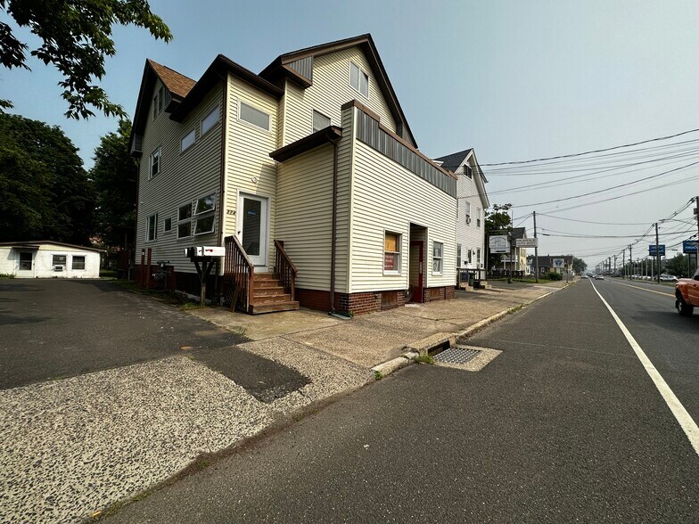 374 N Colony Rd, Wallingford, CT for sale - Building Photo - Image 2 of 11