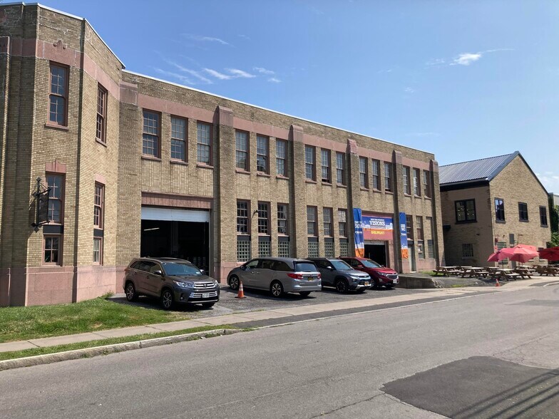 112 Wilkinson St, Syracuse, NY à vendre - Photo du bâtiment - Image 2 de 8