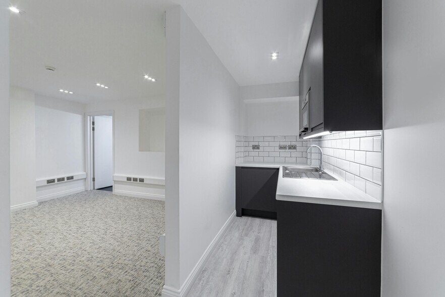 85 Albany St, Londres à louer - Photo du bâtiment - Image 3 de 20