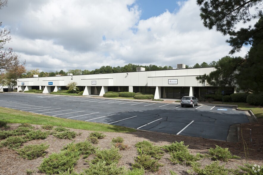 2825 Pacific Dr, Norcross, GA à louer - Photo principale - Image 1 de 2