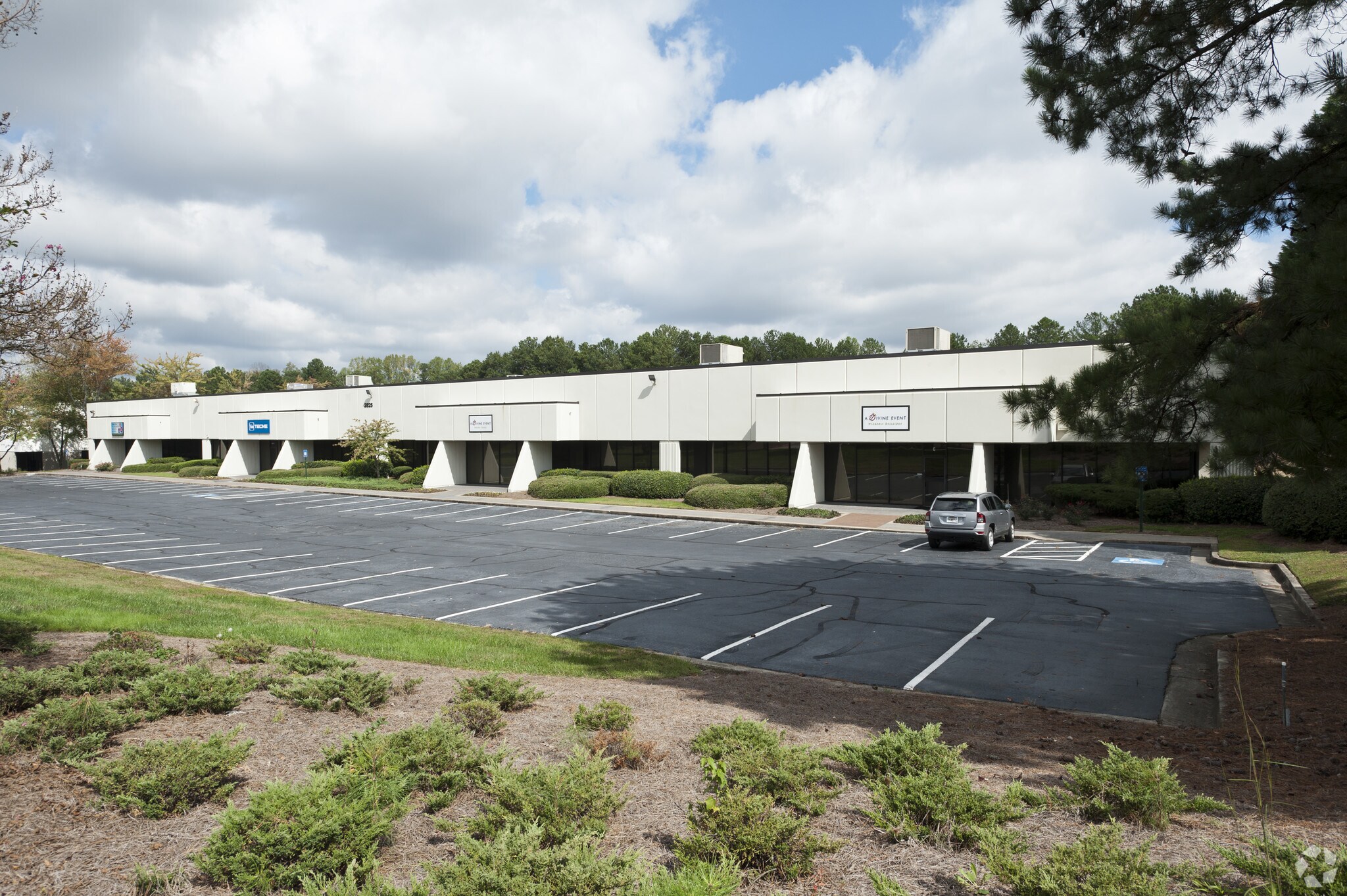 2825 Pacific Dr, Norcross, GA for lease Primary Photo- Image 1 of 3