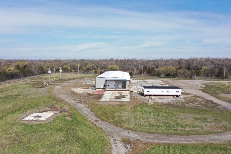 3600 NW Lawton Rd, Columbus, KS à louer - Photo du bâtiment - Image 3 de 25