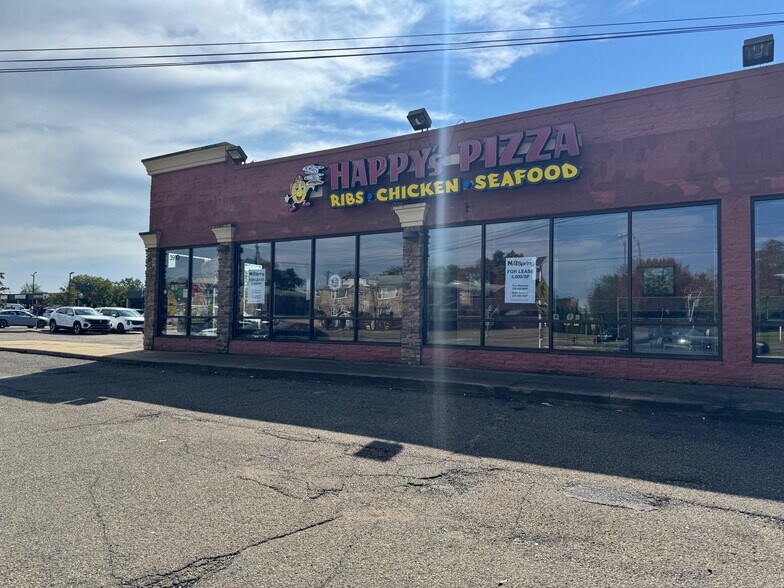 3802-3904 Tuscarawas St W, Canton, OH à louer - Photo du bâtiment - Image 2 de 5