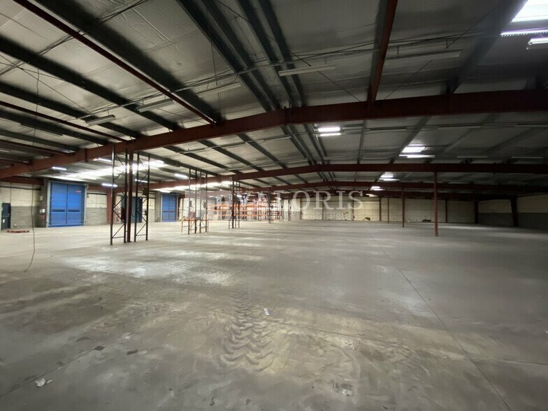 Flex in Saint-Quentin-Fallavier for sale - Building Photo - Image 3 of 12
