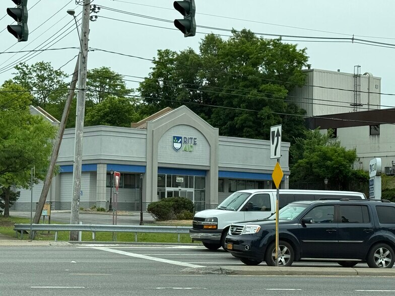 3350 North Rd, Poughkeepsie, NY for lease - Building Photo - Image 2 of 5
