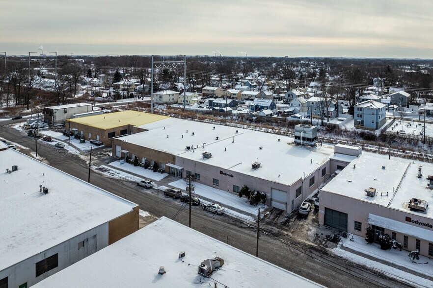312 Cox St, Roselle, NJ for lease - Building Photo - Image 2 of 4