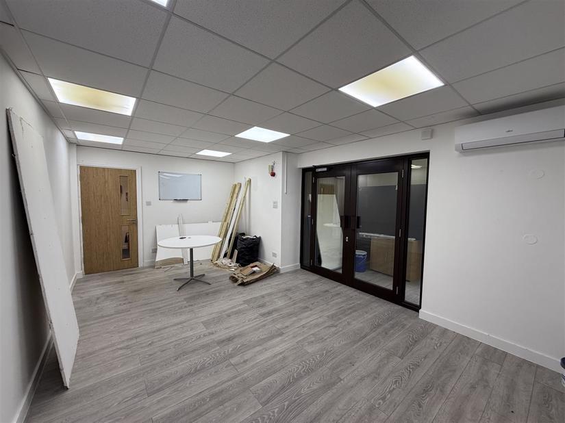 Ash Rd, New Ash Green for lease Interior Photo- Image 1 of 4