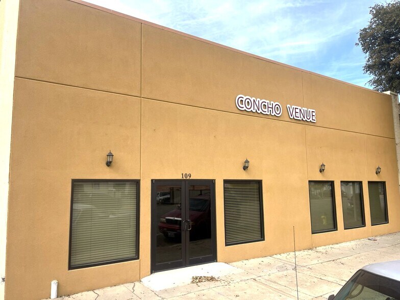 109 N Chadbourne St, San Angelo, TX à vendre - Photo du bâtiment - Image 2 de 12
