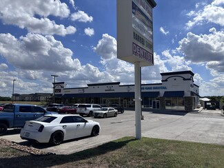 Plus de détails pour 8142 Shin Oak Dr, San Antonio, TX - Vente au détail à louer