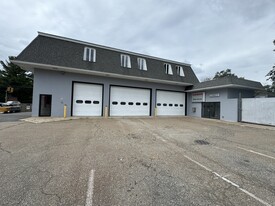 Former Nissan Service Center - Services immobiliers commerciaux