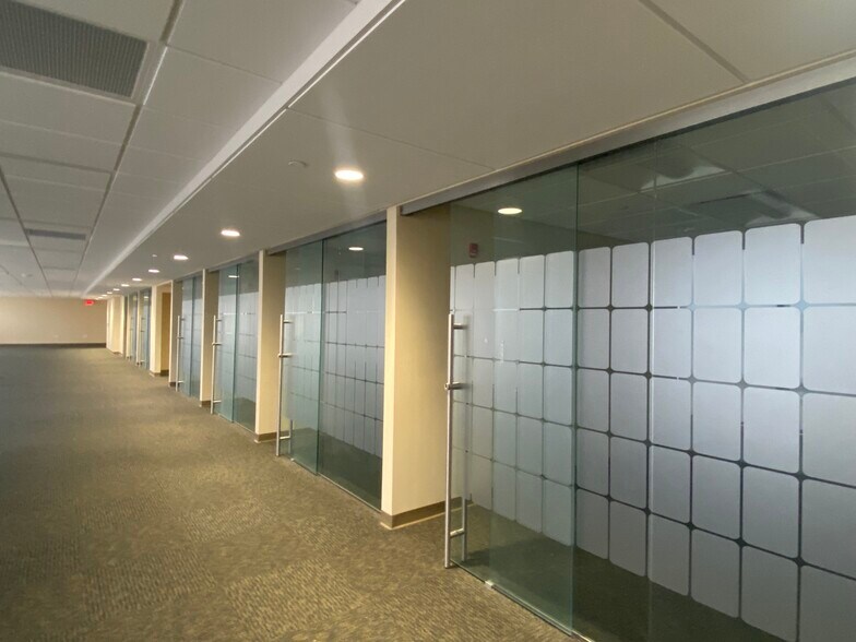 232 3rd St N, La Crosse, WI à louer - Photo du bâtiment - Image 2 de 40