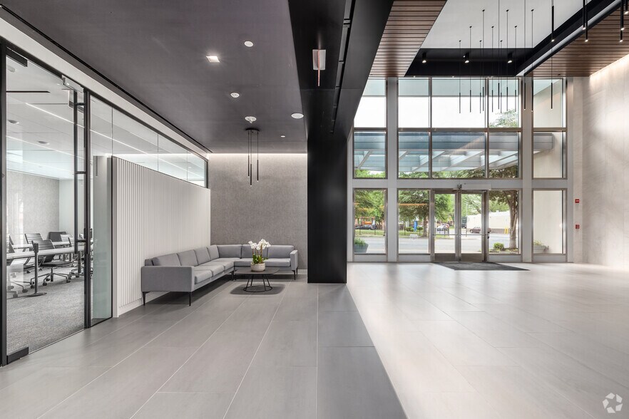 3865 Wilson Blvd, Arlington, VA à louer - Hall d’entrée - Image 2 de 13