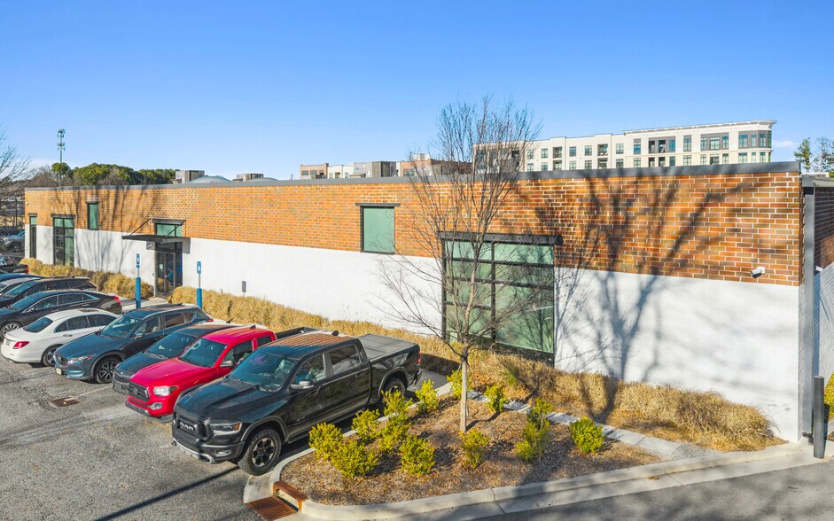 2135 American Industrial Way, Chamblee, GA à vendre - Photo du bâtiment - Image 3 de 6
