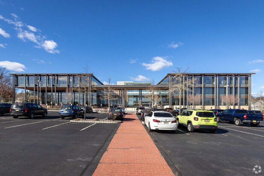 175 Park Ave, Madison, NJ à louer - Photo du bâtiment - Image 2 de 16