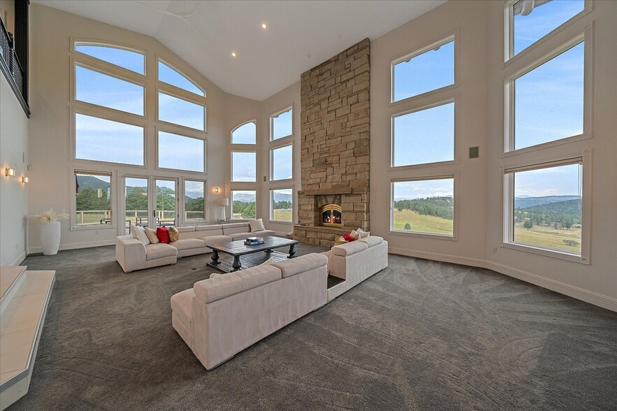 4213 Nambe Rd, Indian Hills, CO à vendre - Photo du bâtiment - Image 3 de 26