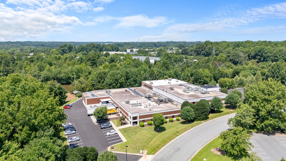 4301 Waterleaf Ct, Greensboro, NC for sale - Aerial - Image 3 of 6