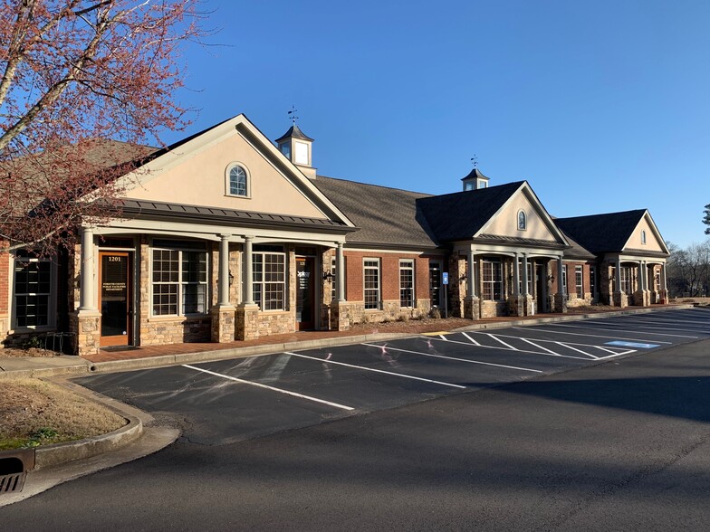 514 W Maple St, Cumming, GA for lease - Building Photo - Image 3 of 6