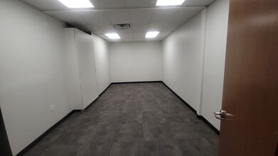 1251 S Sherman St, Richardson, TX for lease Interior Photo- Image 2 of 6
