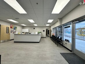300 S Maple Rd, Ann Arbor, MI for lease Interior Photo- Image 2 of 3