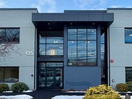 Plus de détails pour 135 South Rd, Bedford, MA - Local d'activités à louer