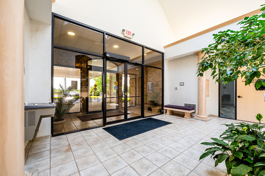 3901 Stonegate Park, Saint Joseph, MI à louer - Photo du bâtiment - Image 2 de 12