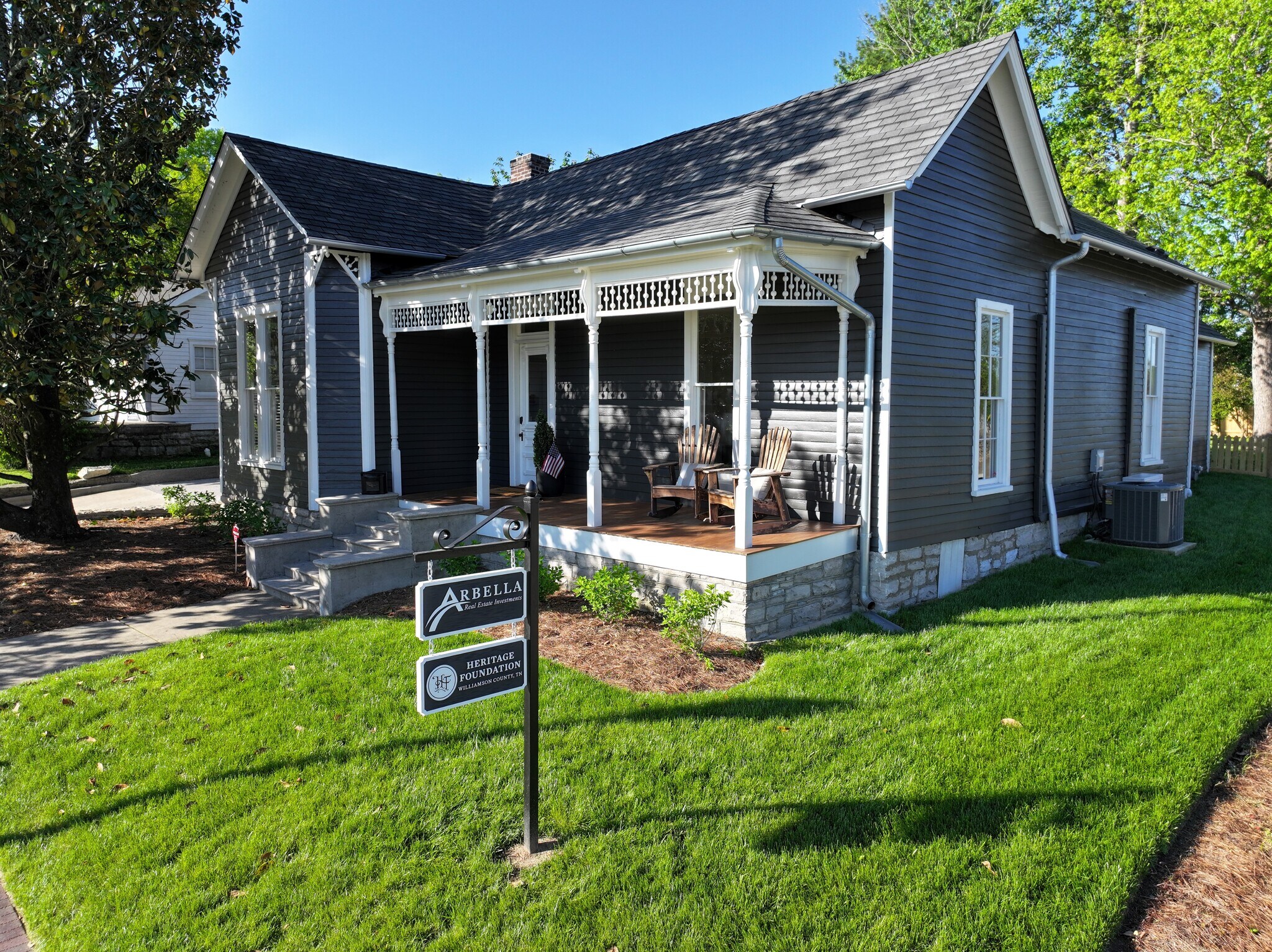 245 3rd Ave N, Franklin, TN à louer Photo du bâtiment- Image 1 de 4