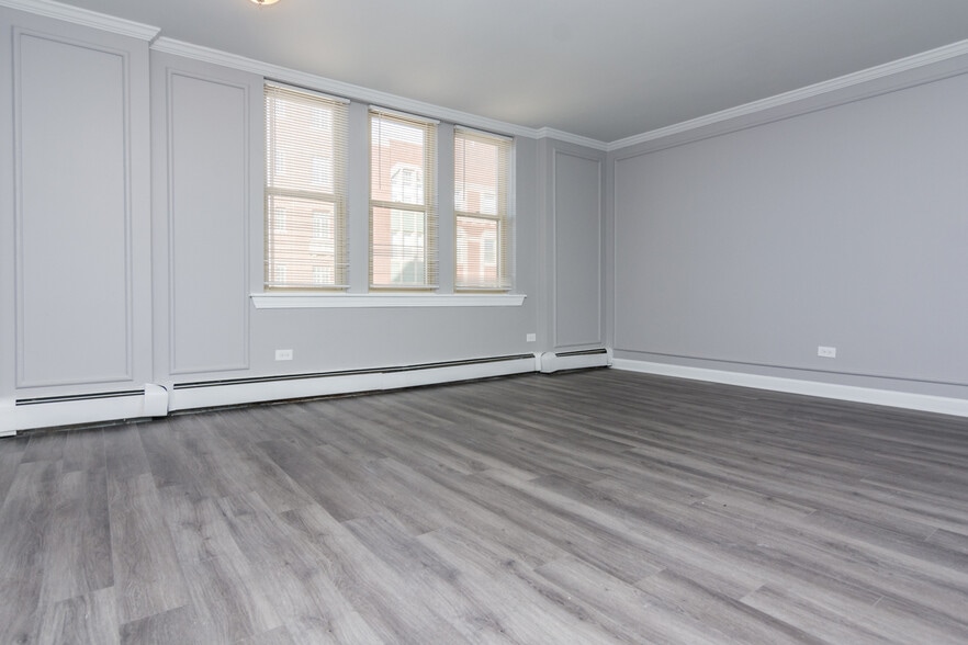 7147 S Jeffery Blvd, Chicago, IL à vendre - Photo du bâtiment - Image 2 de 5