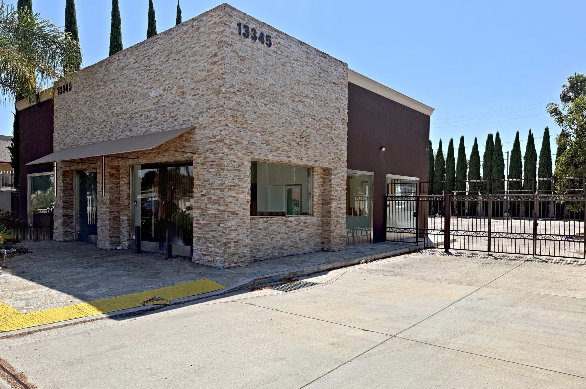 13345 Euclid St, Garden Grove, CA à vendre Photo du bâtiment- Image 1 de 11