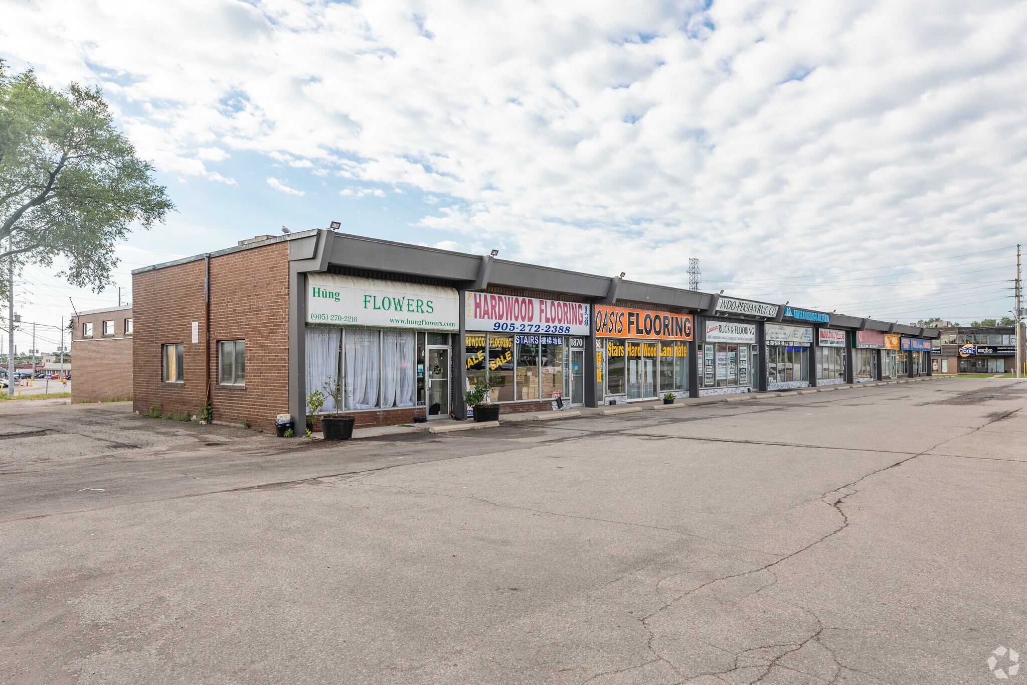 1846-1872 Dundas St E, Mississauga, ON à vendre Photo principale- Image 1 de 1