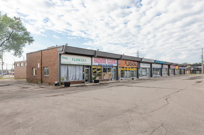 More details for 1846-1872 Dundas St E, Mississauga, ON - Retail for Lease