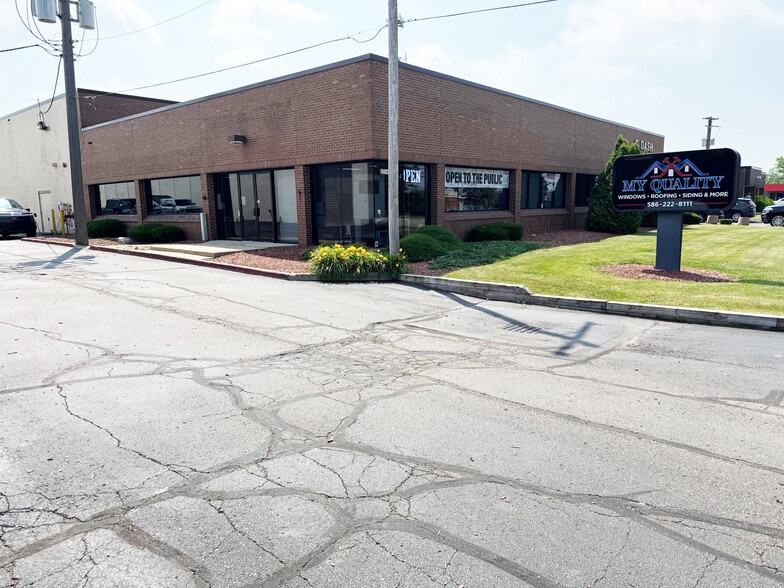 32640 Dequindre Rd, Warren, MI for lease - Building Photo - Image 1 of 1