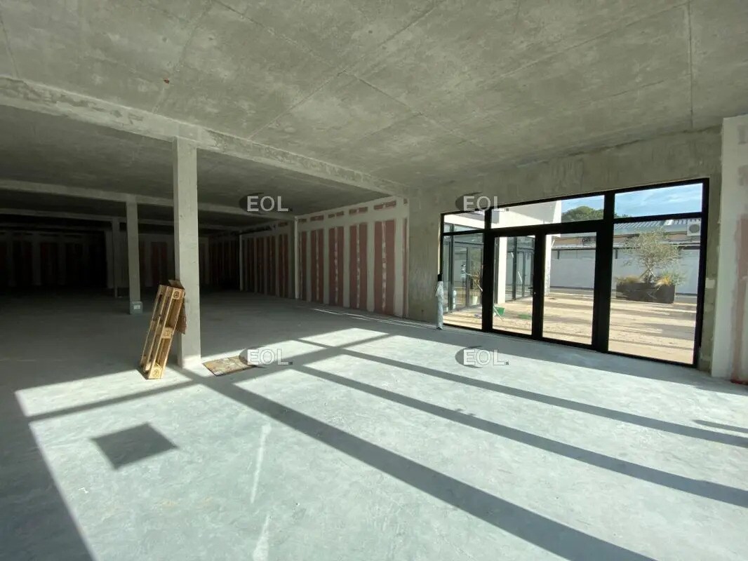 Office in Éguilles for lease Building Photo- Image 1 of 6