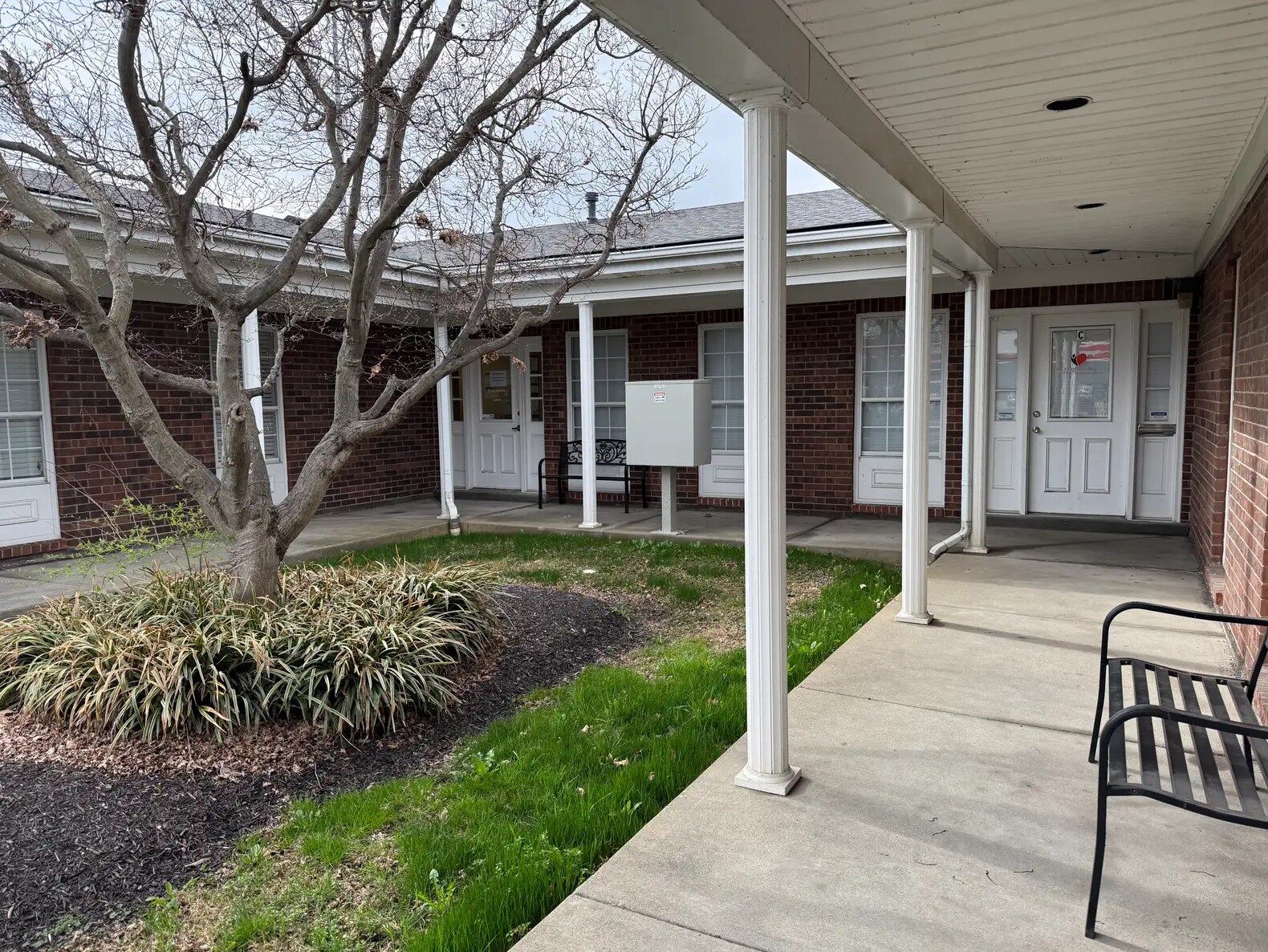 1713 E 10th St, Jeffersonville, IN for lease Primary Photo- Image 1 of 6