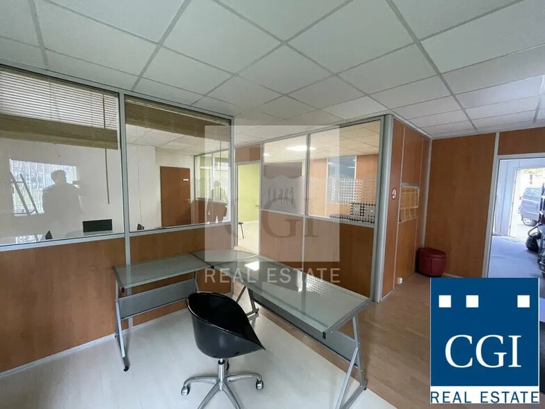 Office in Eybens for lease - Interior Photo - Image 2 of 4