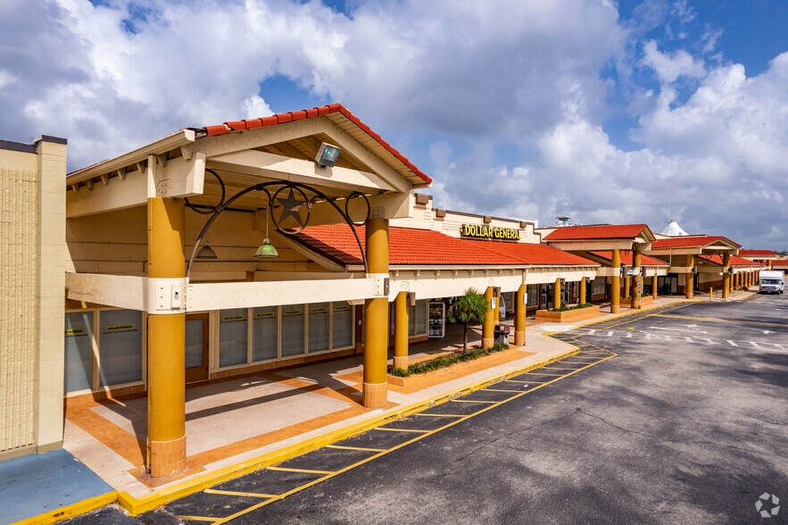 2704-2858 N Hiawassee Rd, Orlando, FL à louer - Photo du bâtiment - Image 2 de 7