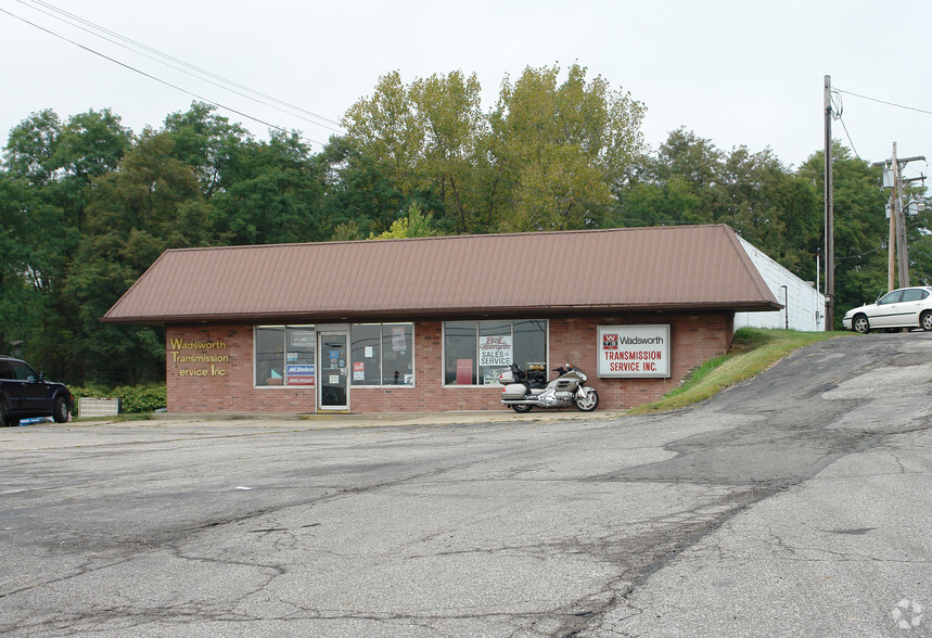 772 College St, Wadsworth, OH for lease - Building Photo - Image 2 of 6