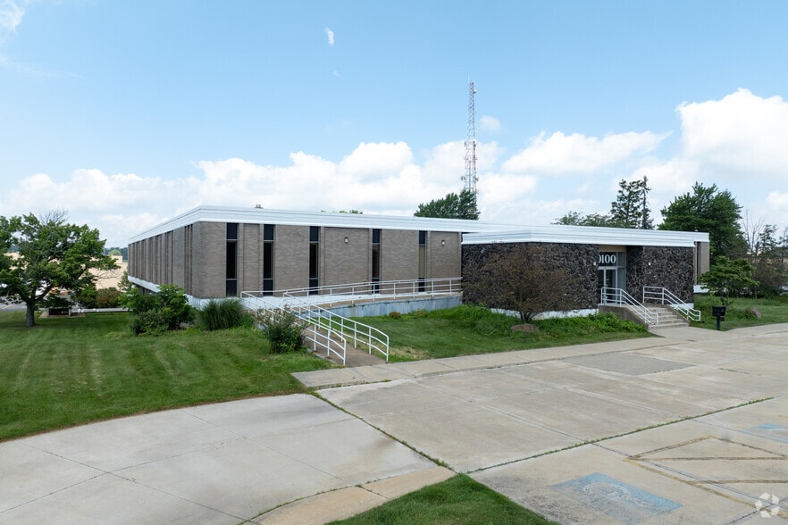 10100 Brecksville Rd, Brecksville, OH for lease - Building Photo - Image 2 of 5